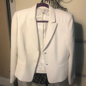 Women’s White tahari pinstripe blazer petite 10